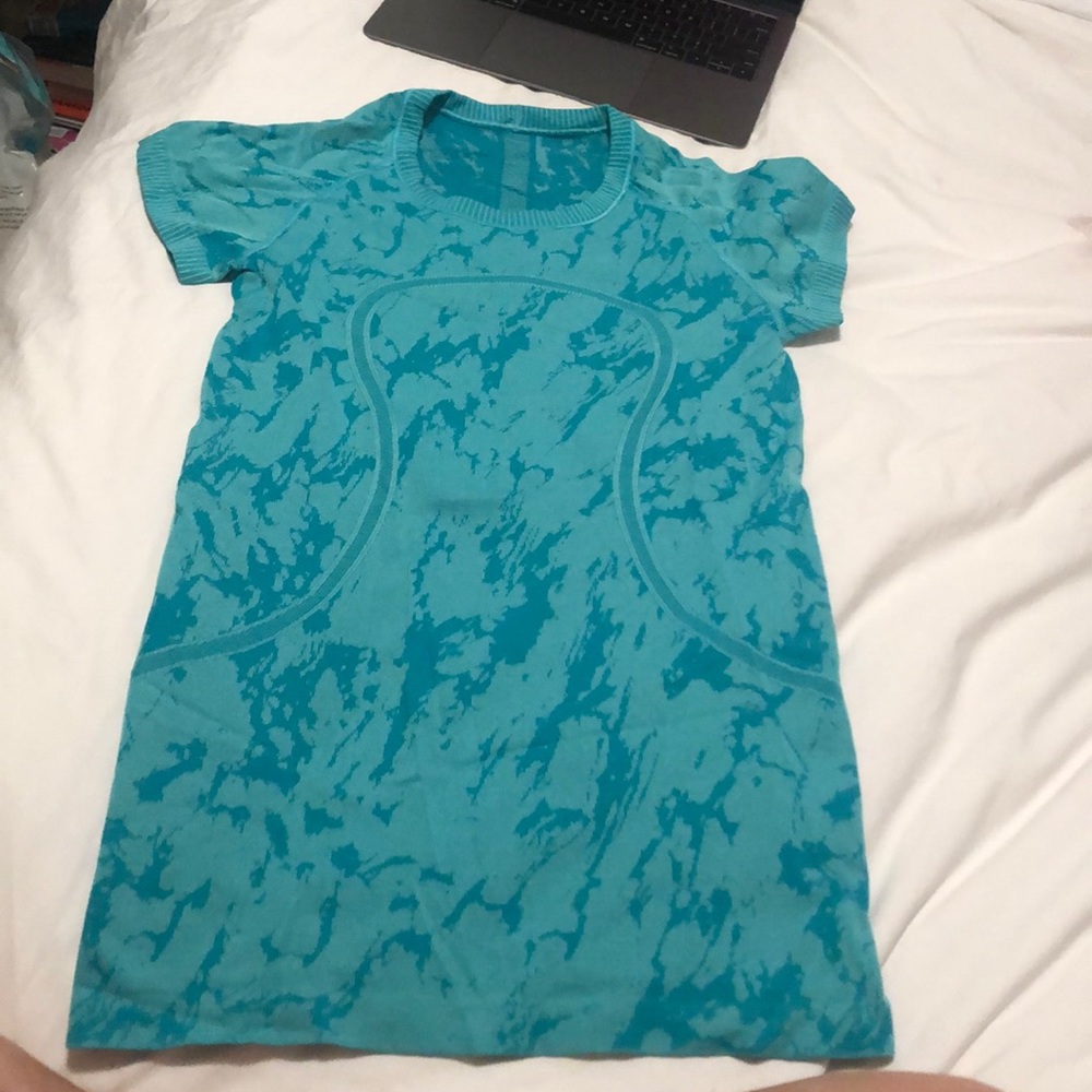 Lululemon swiftly top